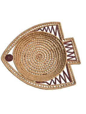 Handwoven Natural Straw Wall Basket Arrowhead Angel Fish